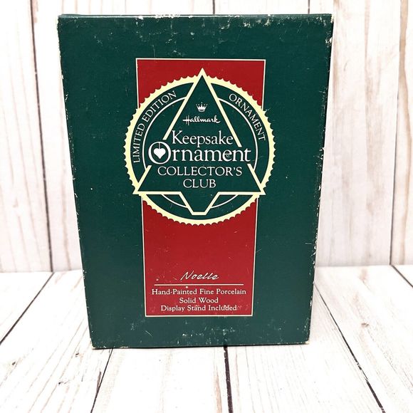 1989 Hallmark Noelle Cat Bell Fine Porcelain Figurine Ornament W/Original Box - Picture 5 of 7